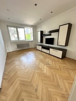 Zrekonštruovaný 3 izbový byt, 78 m2, garáž, záhrada, Galanta