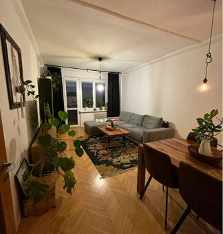 BA II. Na prenájom 3 izbový byt na Mesačnej ulici