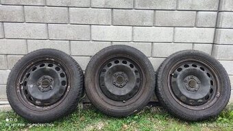 Predám 3ks plechových diskov orig VW + pneu