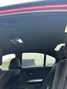Čierny strop BMW E90 E91