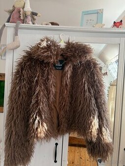 Kozuch z umelej kozusiny