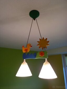 Predám peknú drevenú lampu