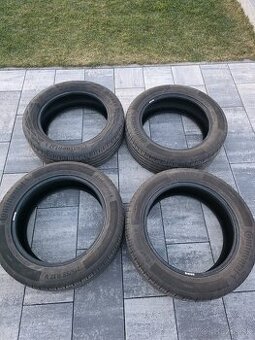 Continental 215/55 R17 V