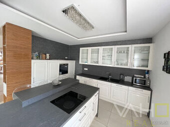 LUXUSNÝ 2 izb. byt s výmerou 4 izb. bytu, výmera aż 84m2, te