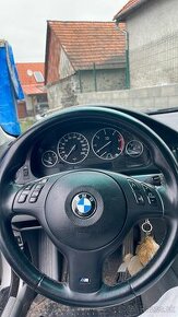 BMW volant