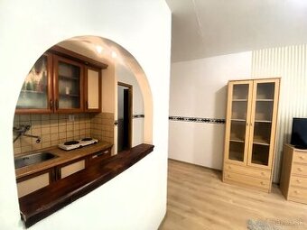 Garsónka s balkónom PRENÁJOM