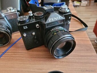 Predam fotoaparaty Praktica L2, Zenit 11