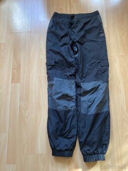 Šustiakové nohavice