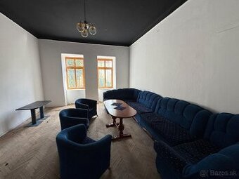 Prenájom baru v Brezne na námestí