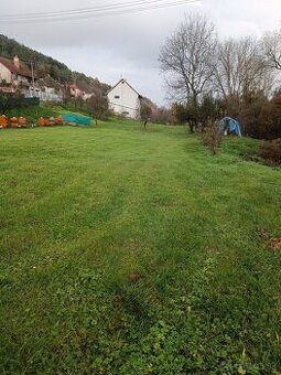 Pozemok v obci Modrová okr.NM