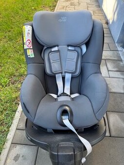 Britax Römer Dualfix M i-size.