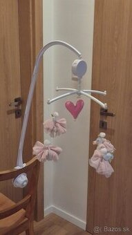 Detský kolotoč nad postieľku