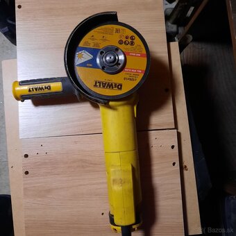 Uhlová brúska DeWALT