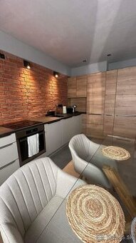 Dokončovacie práce – stierky, maľovanie, podlahy