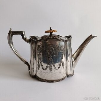 Starožitný zdobený postriebrený čajník