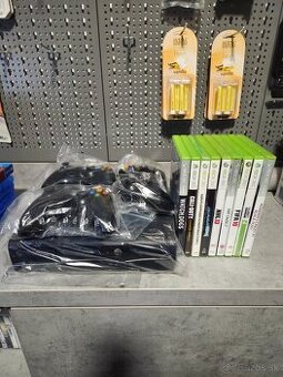 XBOX 360 E 500GB+HRY