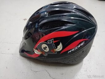 Cyklistická prilba pre chlapca (S/M)-pirat. vlajka