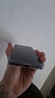 Predám nový mobil raz bol iba používaní