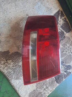 Zadné ľavé svetlo Audi A6 C6 sedan