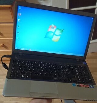 Samsung NP355V