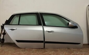 Renault Thalia r.v.2010 DVERE KOMPLET