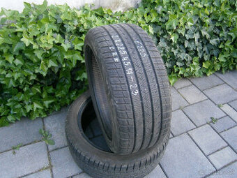 Predám 2x celoročné ako nové pneu Vredestein 225/45 R17 94YM