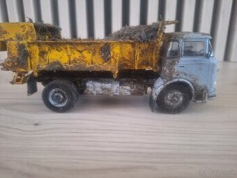 ŠKODA LIAZ 706 AGRO ROZMETADLO 1:43 – REZ / PATINA
