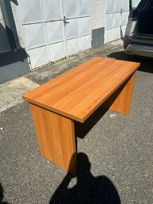 Stôl so stoličkou