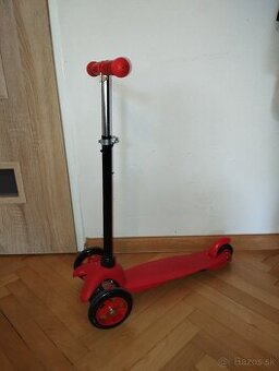 Trojkolesová kolobežka