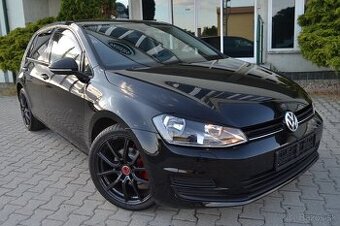 VW GOLF VII 1.6 TDI, ELEKTRÓNY R18 + NOVÉ LETNÉ GUMY, FÓLIE