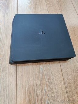 Predám PlayStation 4 (1 TB) + 6 hier – bezchybný stav