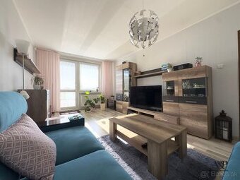 REKONŠTRUOVANÝ VEĽKÝ 3 IZB. BYT S DVOMI BALKÓNMI, 84M2, ROBO