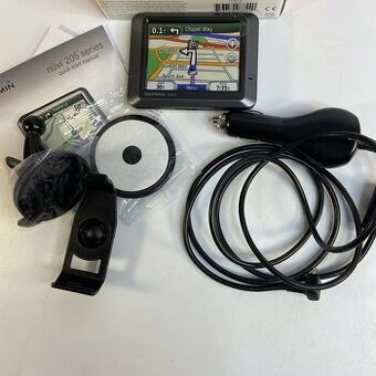 Navigácia GPS GARMIN NUVI 205 s mapou pre rok 2025.