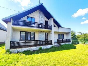 Na predaj dvojpodlažný rodinný dom v obci Holčíkovce