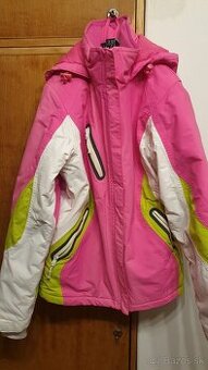 Darujem dámske oblečenie