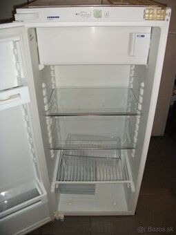 Pekná,zachovalá chladnička s mrazákom zn.LIEBHERR.