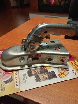 Ťažna spojka, kĺb na prives 750kg