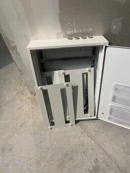 Nástenný rozvádzač