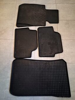 Predám gumové rohože + vaničku BMW E87