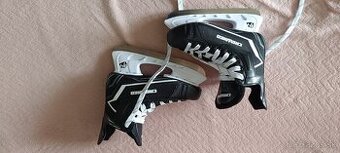 Predám chlapčenské korčule