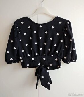 Dámske čierne tričko s bielymi bodkami na viazanie (H&M)
