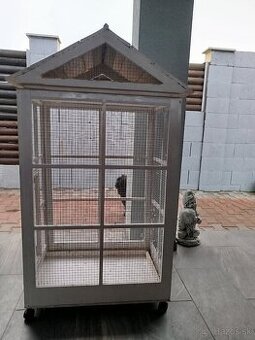 Biela klietka pre drobné vtáctvo