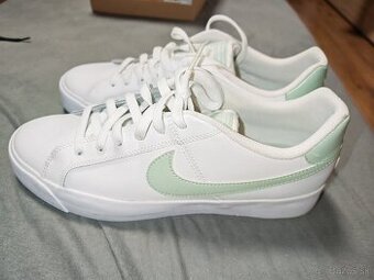 Tenisky Nike dámske