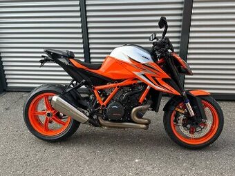 V2 motor 1 301 cm³ –(132 kW)•KTM•1290-SUPERDUKE REVO