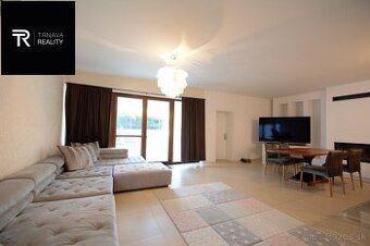Veľký moderný 7 izbový rodinný dom s dvojgarážou, krytou ter