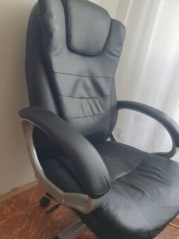 Predam kancelarsku stolicku za 30e