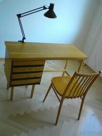 Písací stôl + pracovná lampa a stolička