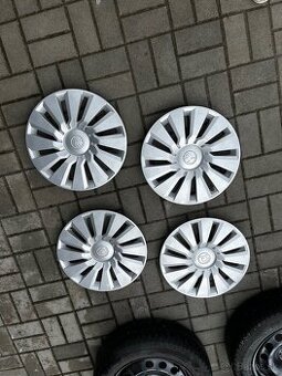 zimné gumy 195/60 R16 + puklice škoda