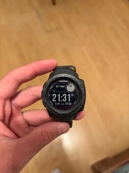 Hodiny Garmin instinct solar