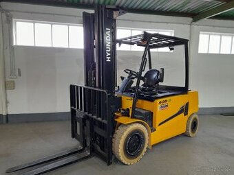 TOP STAV vysokozdvižný vozík s nosnosťou 4000 kg.